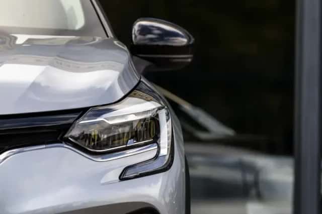Renault Captur (2022) thumbnail 5
