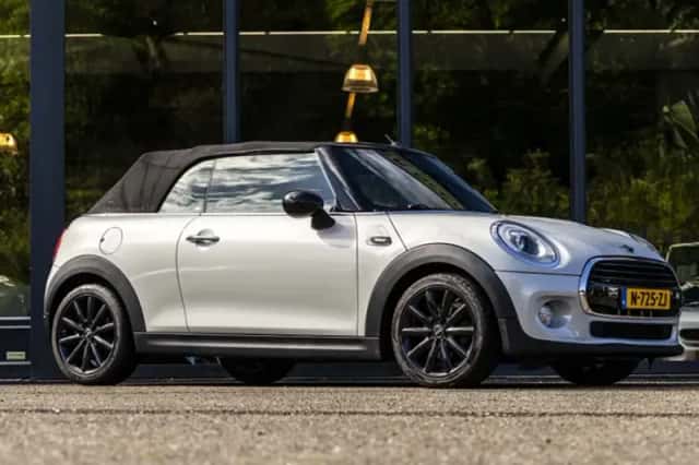 MINI Cooper (2017) thumbnail 2