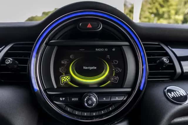 MINI Cooper (2017) thumbnail 36