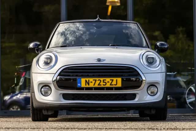 MINI Cooper (2017) thumbnail 5