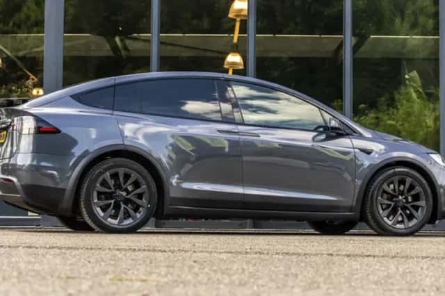 Tesla Model X (2022) thumbnail 6