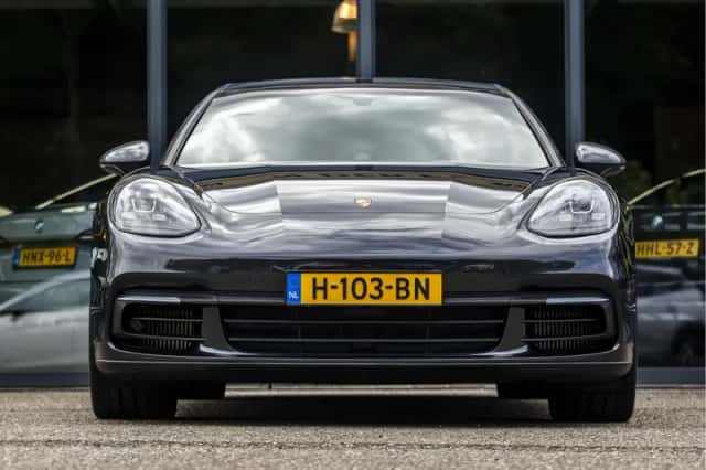 Porsche Panamera (2020) thumbnail 2