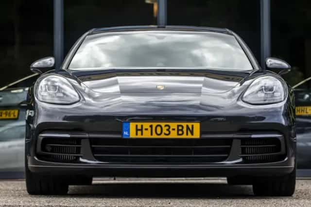 Porsche Panamera (2020) thumbnail 3