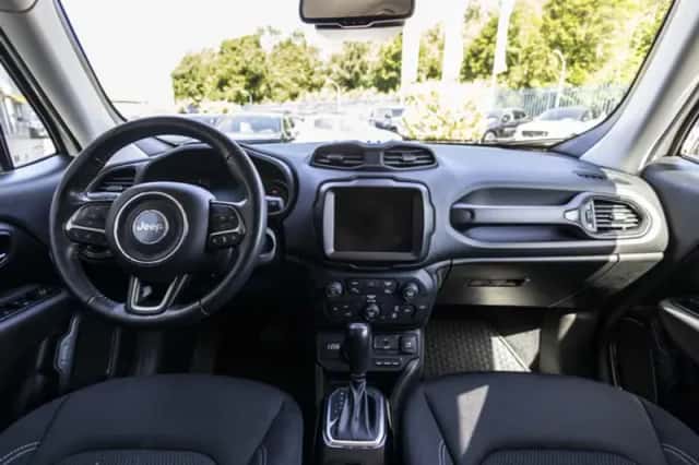 Jeep Renegade (2021) thumbnail 18
