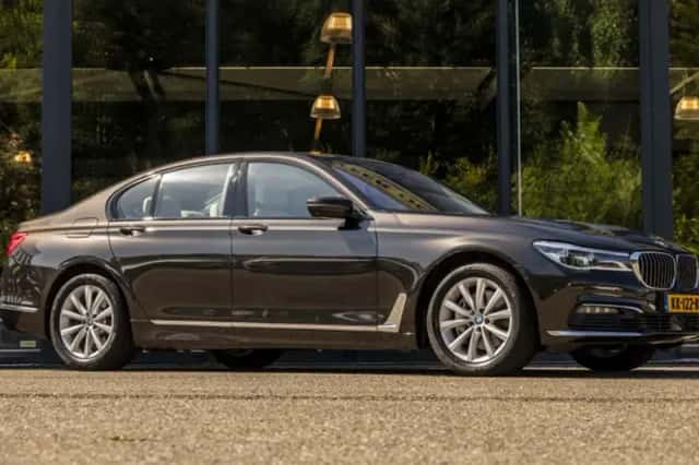 BMW 7-Serie (2016) thumbnail 2