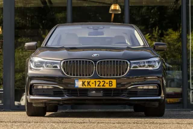 BMW 7-Serie (2016) thumbnail 3