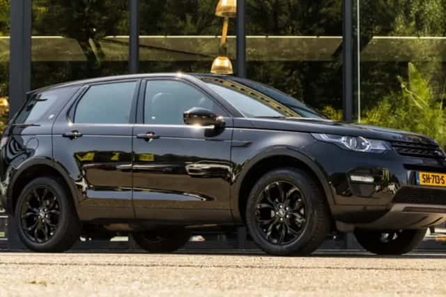 Land Rover Discovery Sport (2018) thumbnail 2
