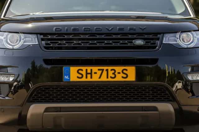 Land Rover Discovery Sport (2018) thumbnail 4