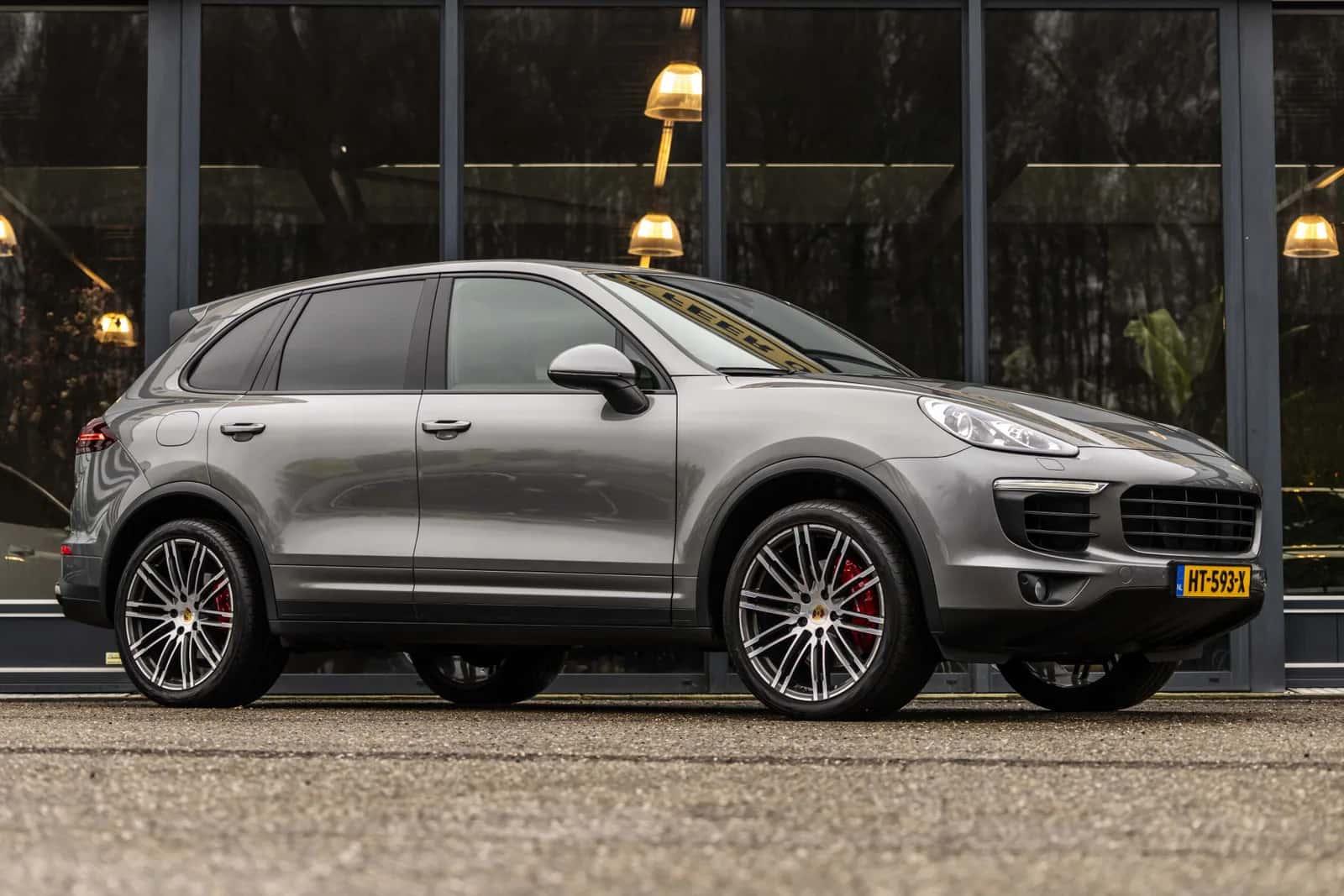 Porsche Cayenne (2015) — foto 1