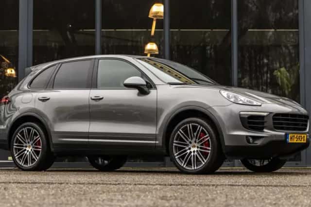 Porsche Cayenne (2015) thumbnail 2