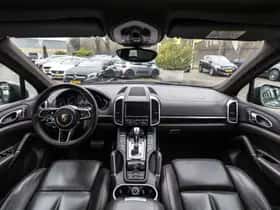 Porsche Cayenne (2015) thumbnail 22