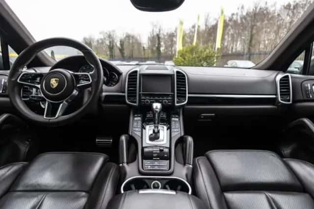 Porsche Cayenne (2015) thumbnail 25