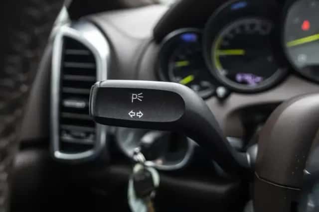 Porsche Cayenne (2015) thumbnail 44