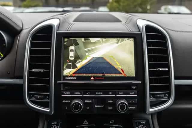 Porsche Cayenne (2015) thumbnail 51