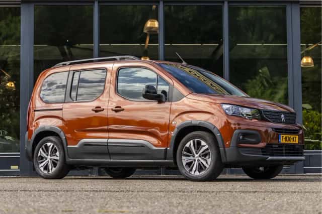 Peugeot E-Rifter (2021) thumbnail 1