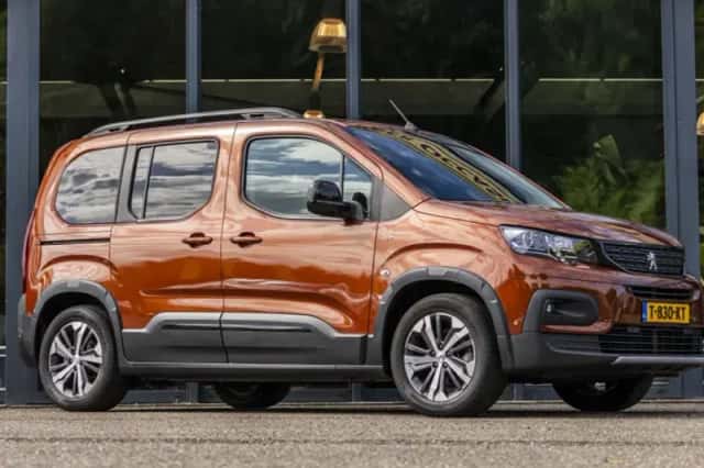 Peugeot E-Rifter (2021) thumbnail 2