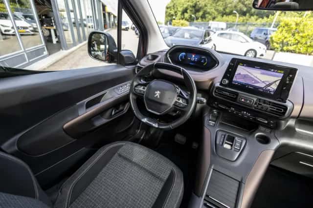 Peugeot E-Rifter (2021) thumbnail 18