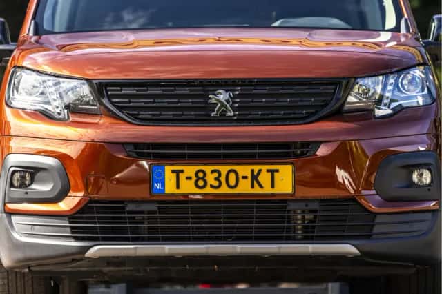 Peugeot E-Rifter (2021) thumbnail 3