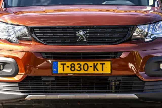 Peugeot E-Rifter (2021) thumbnail 4