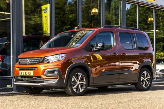 Peugeot E-Rifter (2021) thumbnail 9