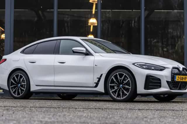 BMW i4 (2024) thumbnail 2