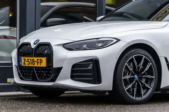 BMW i4 (2024) thumbnail 12