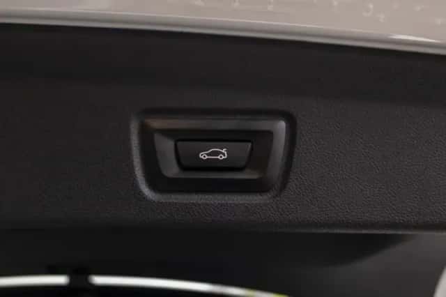BMW i4 (2024) thumbnail 15