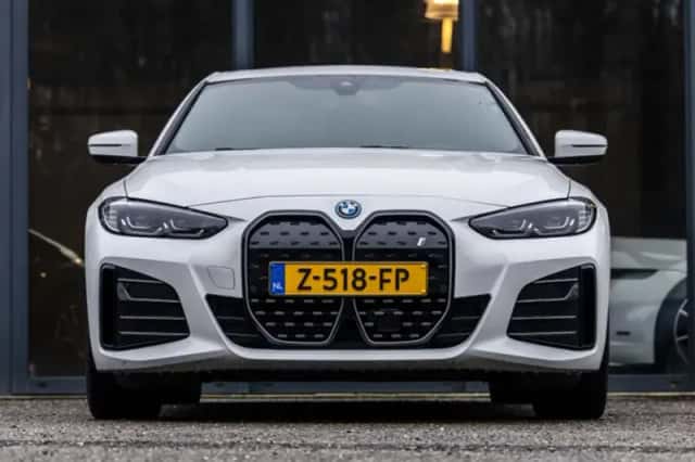 BMW i4 (2024) thumbnail 3