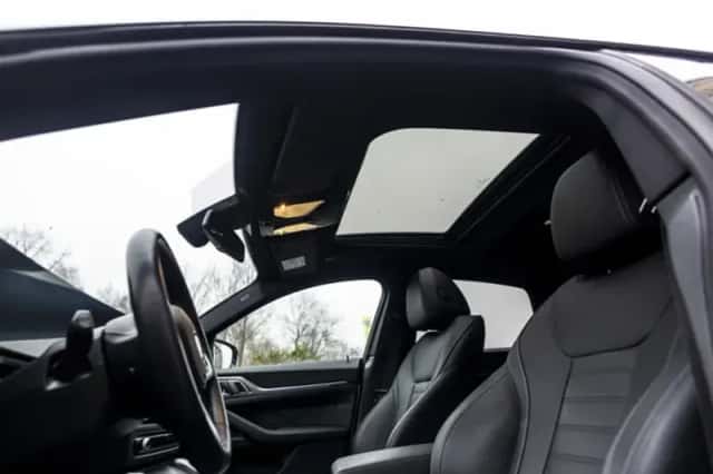 BMW i4 (2024) thumbnail 23