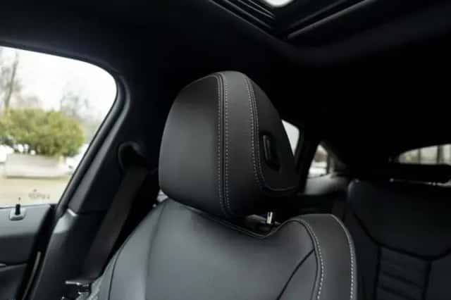 BMW i4 (2024) thumbnail 27