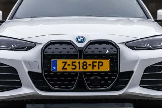BMW i4 (2024) thumbnail 4