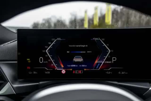 BMW i4 (2024) thumbnail 33
