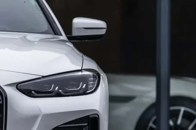 BMW i4 (2024) thumbnail 5