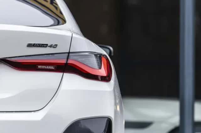BMW i4 (2024) thumbnail 8