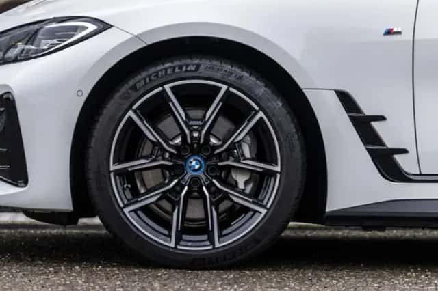 BMW i4 (2024) thumbnail 10