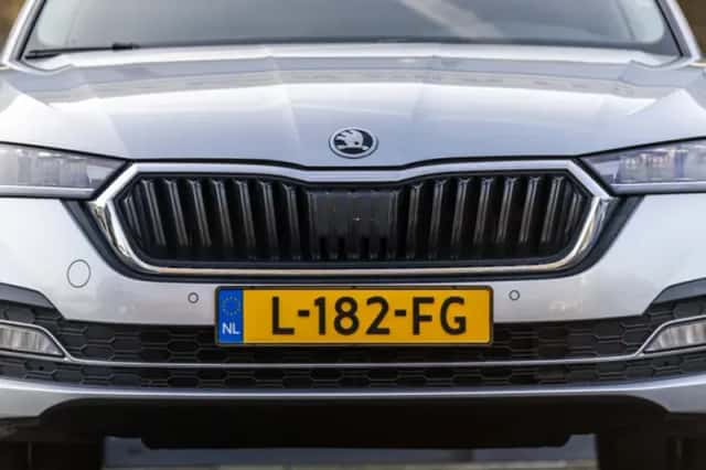 Škoda Octavia (2021) thumbnail 4