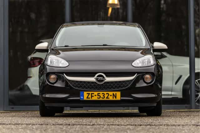 Opel Adam (2018) thumbnail 2