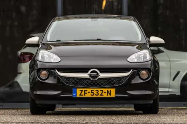 Opel Adam (2018) thumbnail 3