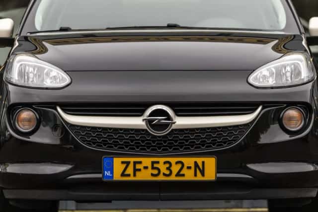 Opel Adam (2018) thumbnail 3