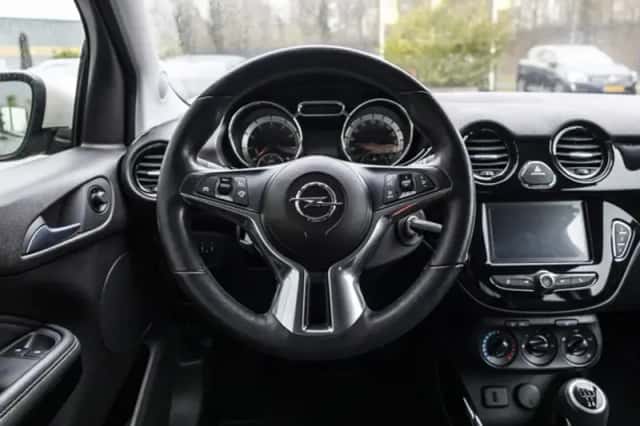 Opel Adam (2018) thumbnail 22