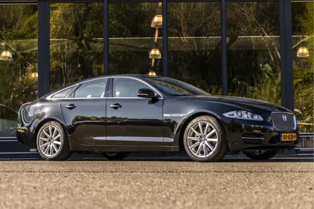 Jaguar XJ (2010) thumbnail 1