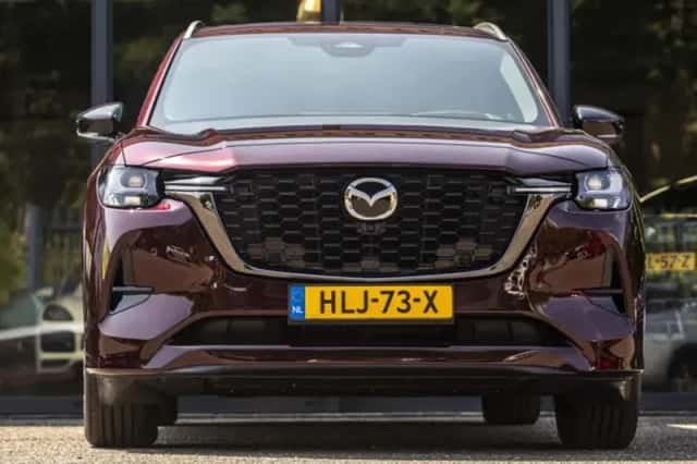 Mazda CX-80 (2024) thumbnail 3