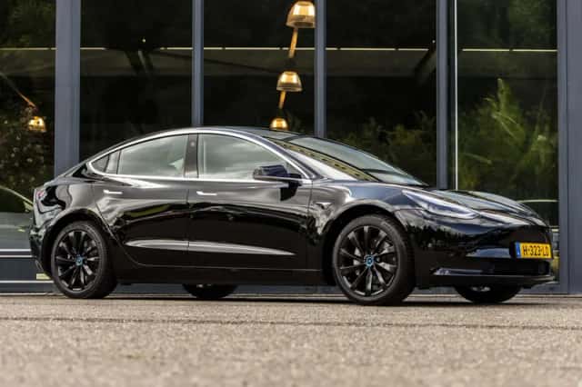 Tesla Model 3 (2020) thumbnail 1
