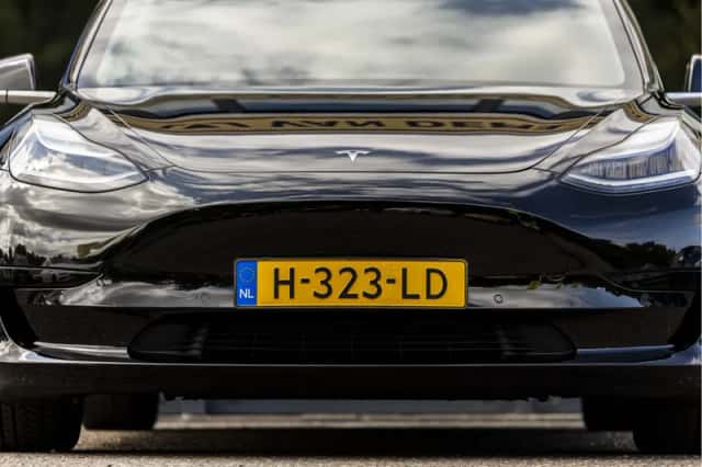 Tesla Model 3 (2020) thumbnail 3