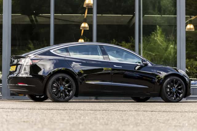 Tesla Model 3 (2020) thumbnail 5