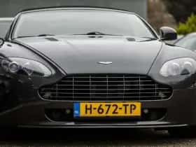 Aston Martin V8 Vantage (2011) thumbnail 13