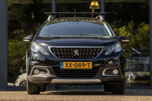 Peugeot 2008 (2018) thumbnail 3