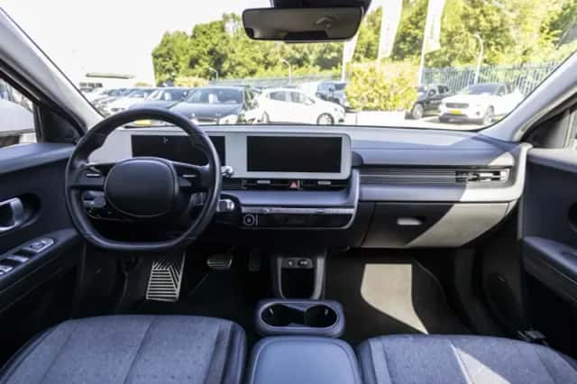 Hyundai Ioniq 5 (2023) thumbnail 18