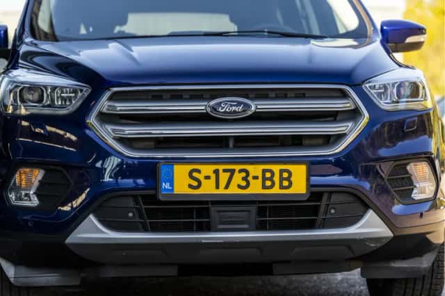 Ford Kuga (2017) thumbnail 12