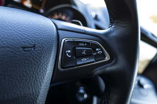 Ford Kuga (2017) thumbnail 32